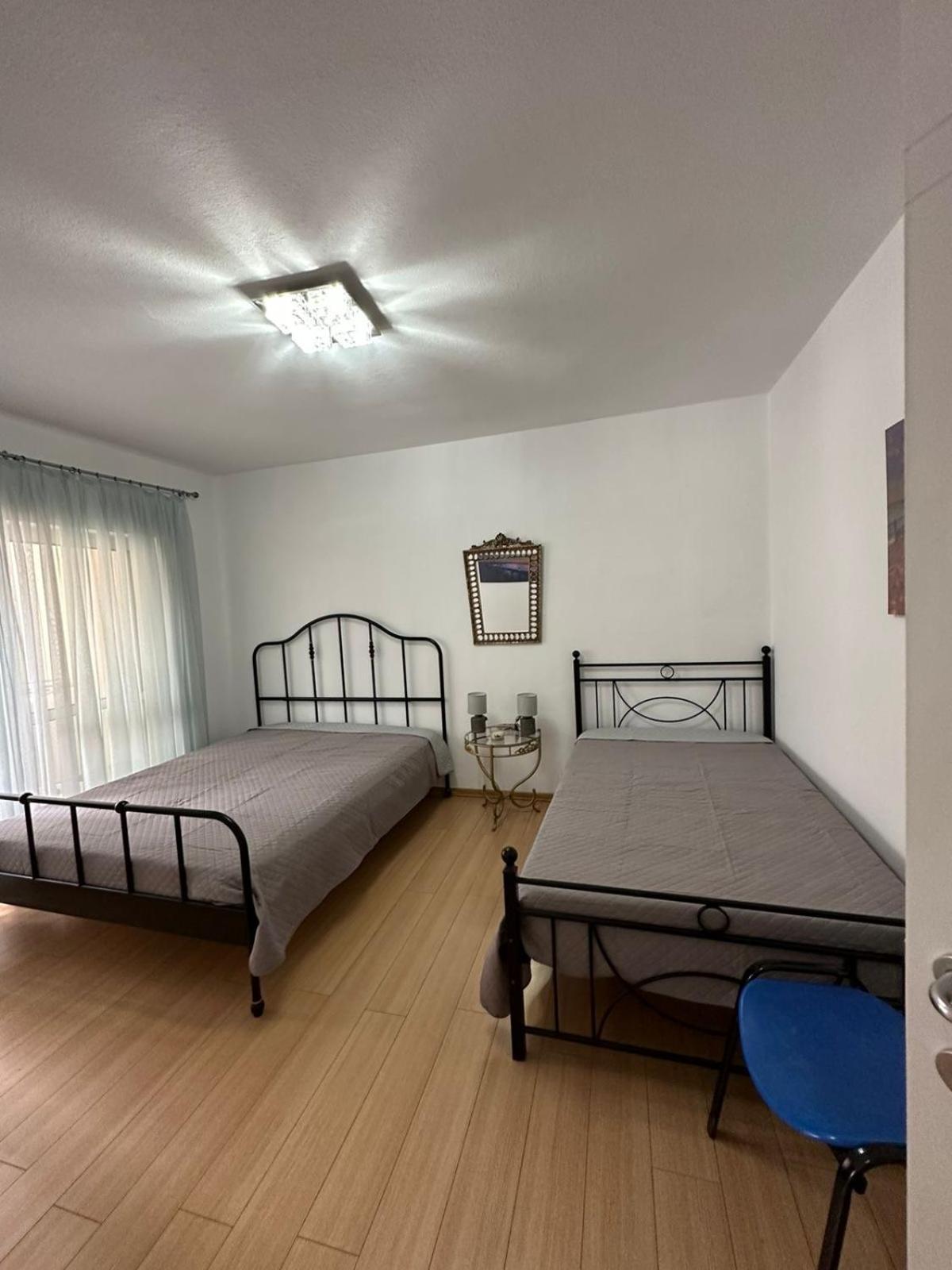 Blloku Family Apartment Tirana Buitenkant foto