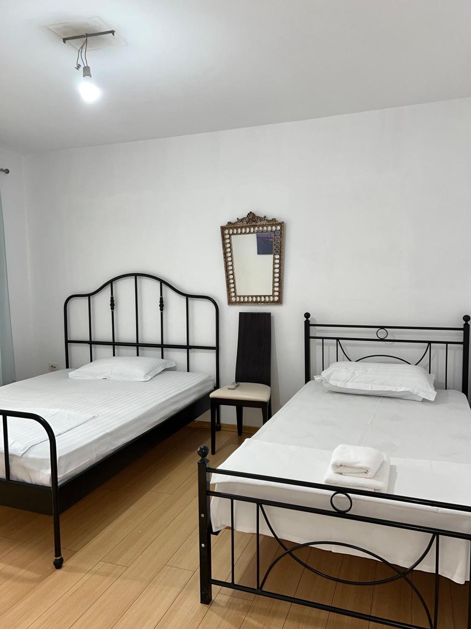 Blloku Family Apartment Tirana Buitenkant foto